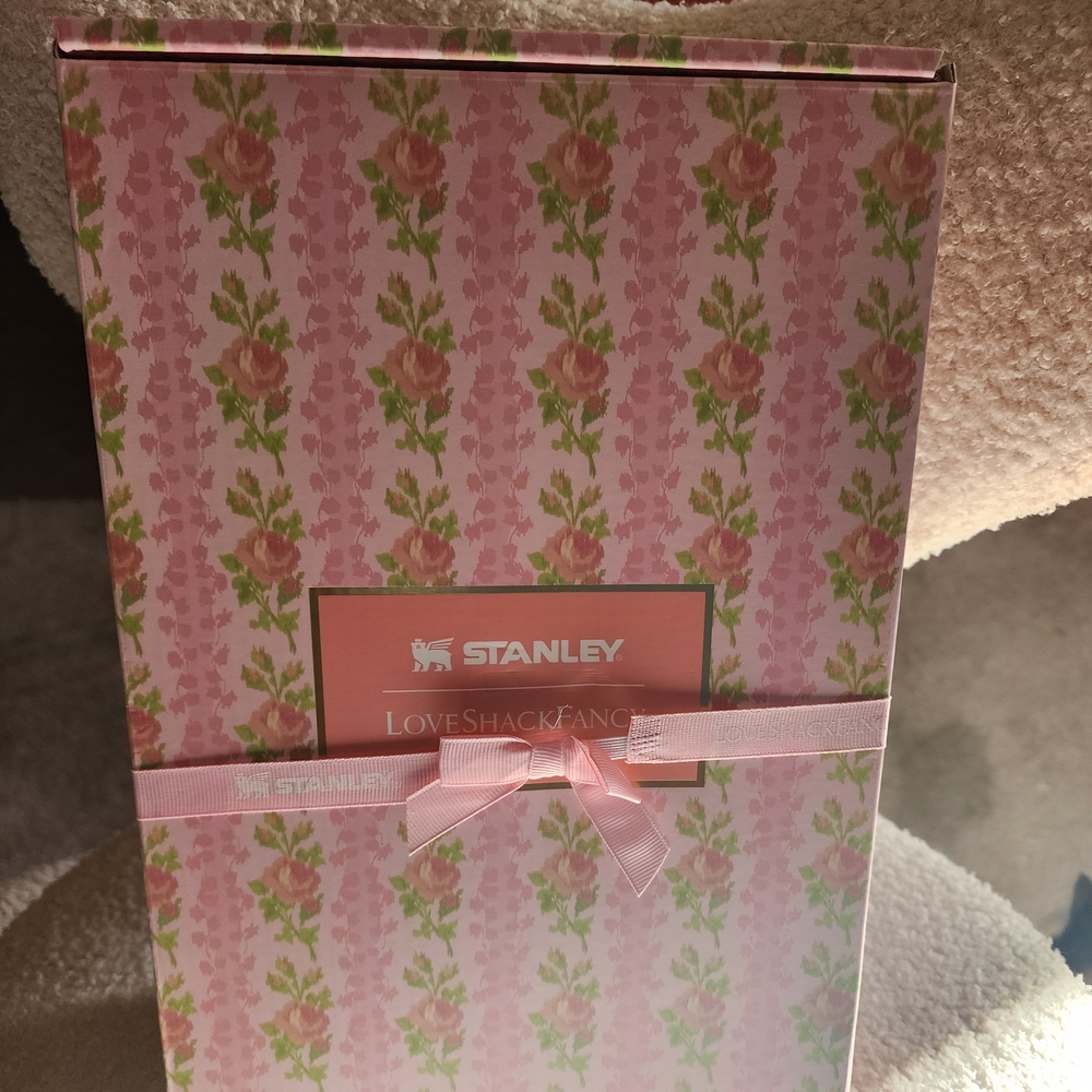 Pink Floral Stanley x LoveShackFancy 40oz - The Flowstate Quencher H2.0 Tumbler